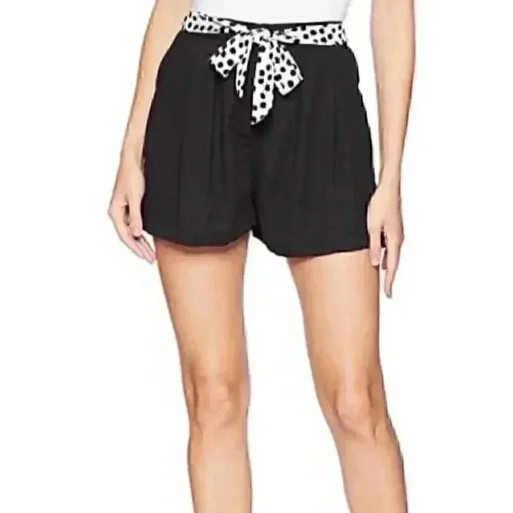 ⭐️ Nicole Miller New York shorts in size 4